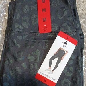 ❤️‍🔥Sage Collectives Glossy Leopard Everyday Leggings M NWT